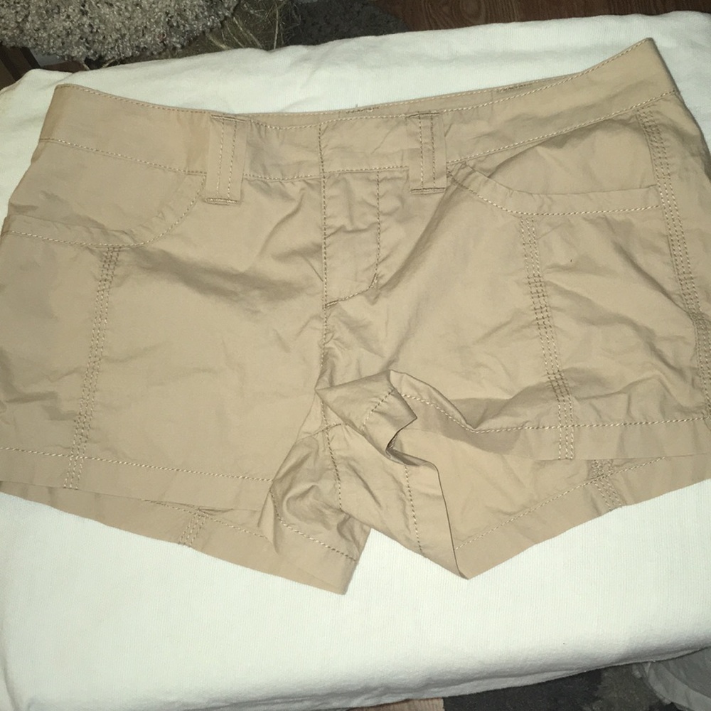 Express size 2 beige tan cotton shorts